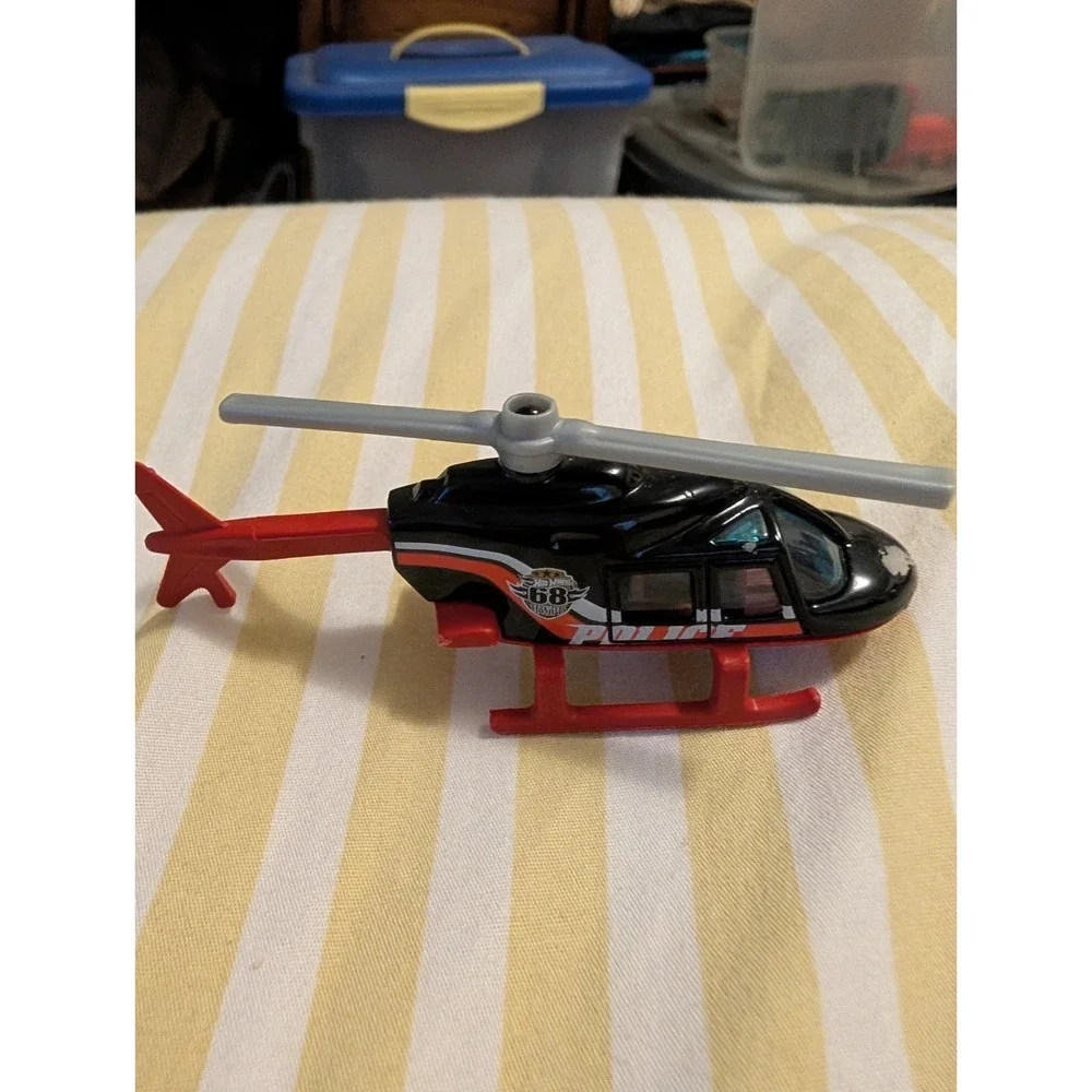 Hot Wheels Propper Chopper #68 HWPD Police Helicopter 2015 Mattel 1:64 Scale